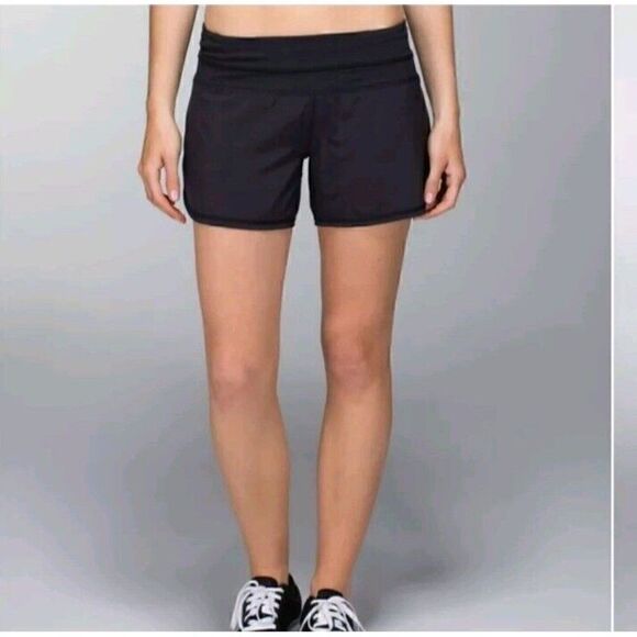 Lululemon Groovy Run Short Black Running Athleisure Short Women's Size 6 - Picture 1 of 10